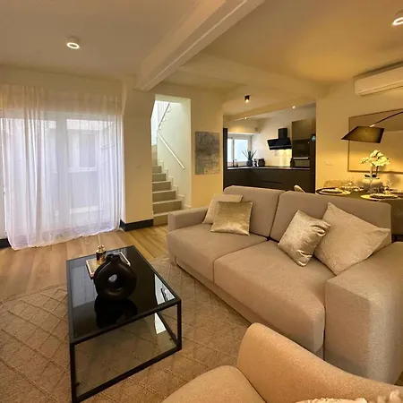 New Designer-penthouse Apartment