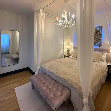 New Designer-penthouse Apartment